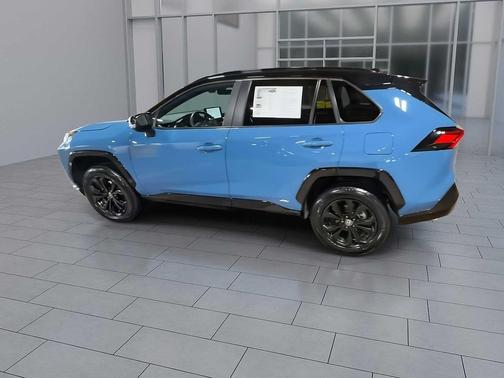 2023 Toyota RAV4 Hybrid SE