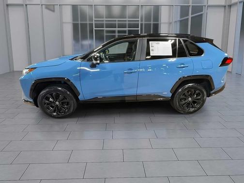 2023 Toyota RAV4 Hybrid SE