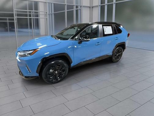 2023 Toyota RAV4 Hybrid SE
