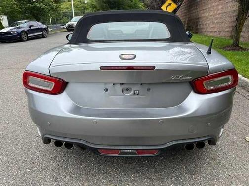 2017 FIAT 124 Spider Base