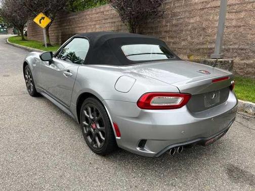 2017 FIAT 124 Spider Base
