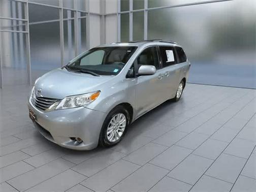 2015 Toyota Sienna XLE