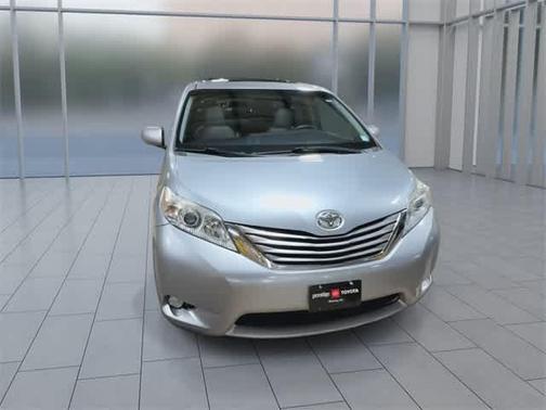 2015 Toyota Sienna XLE