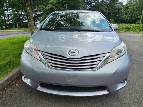 2015 Toyota Sienna XLE