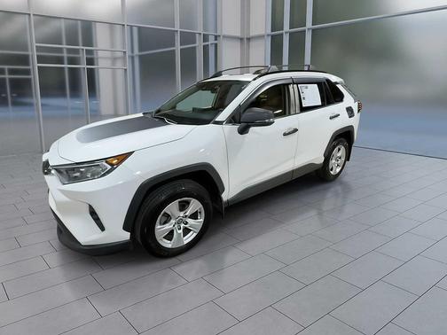 2020 Toyota RAV4 XLE