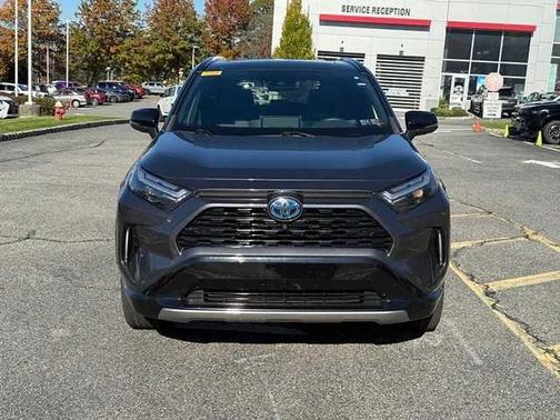 2022 Toyota RAV4 Hybrid SE