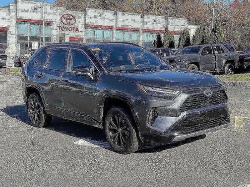 2022 Toyota RAV4 Hybrid SE