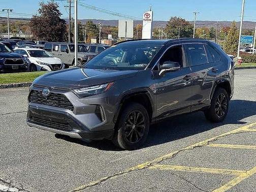 2022 Toyota RAV4 Hybrid SE