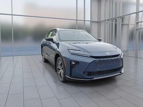 2025 Toyota Crown Signia XLE