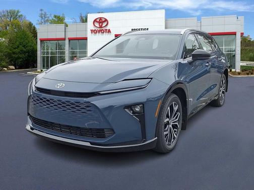 2025 Toyota Crown Signia XLE