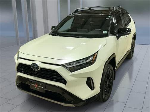 2022 Toyota RAV4 Hybrid SE