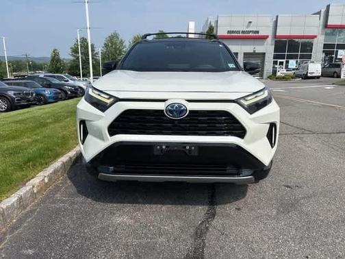 2022 Toyota RAV4 Hybrid SE