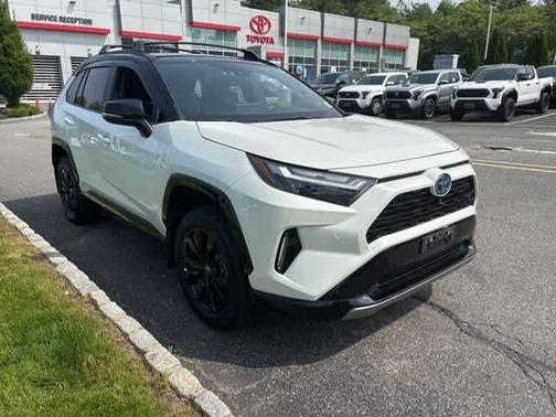 2022 Toyota RAV4 Hybrid SE