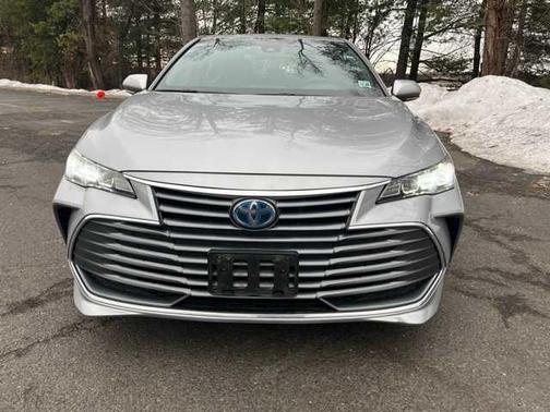 2019 Toyota Avalon Hybrid XLE
