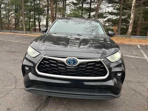 2023 Toyota Highlander Hybrid LE