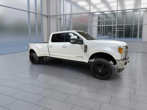 2017 Ford F-350 Lariat