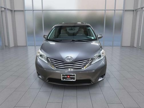 2017 Toyota Sienna LE
