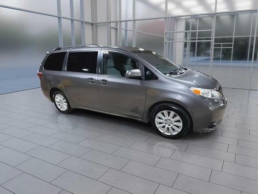 2017 Toyota Sienna LE