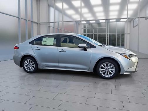 2026 Toyota Corolla Hybrid LE