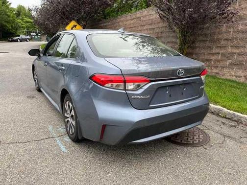 2022 Toyota Corolla Hybrid LE