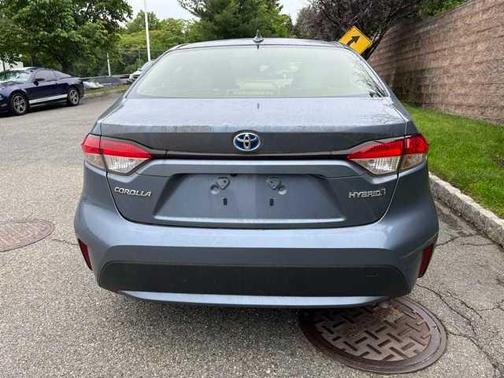 2022 Toyota Corolla Hybrid LE
