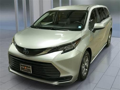 2021 Toyota Sienna LE
