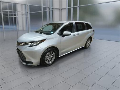 2021 Toyota Sienna LE