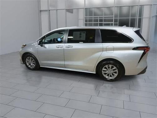 2021 Toyota Sienna LE
