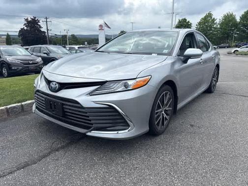 2023 Toyota Camry Hybrid XLE
