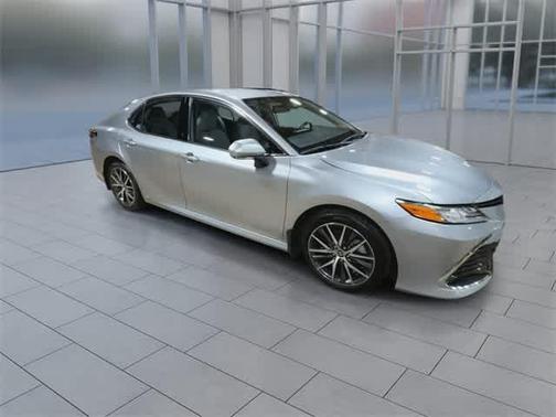 2023 Toyota Camry Hybrid XLE