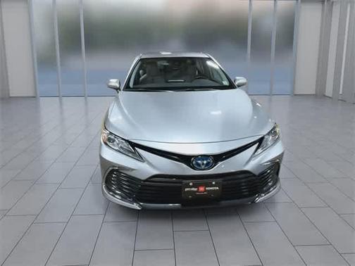 2023 Toyota Camry Hybrid XLE