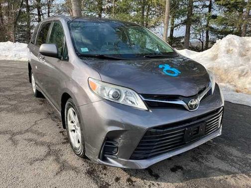 2020 Toyota Sienna LE