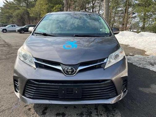 2020 Toyota Sienna LE