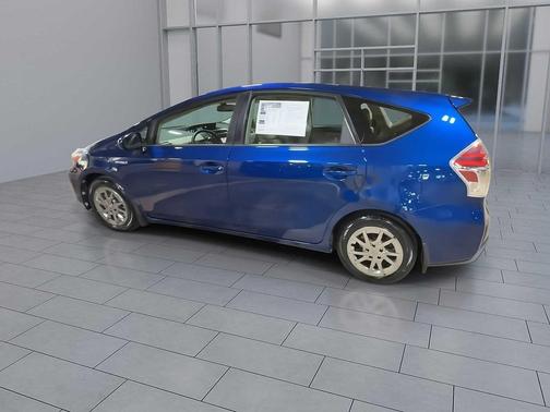 2016 Toyota Prius v Four
