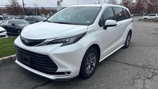 2024 Toyota Sienna XLE