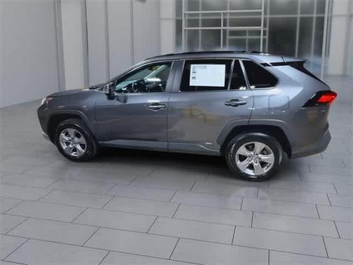 2022 Toyota RAV4 Hybrid XLE