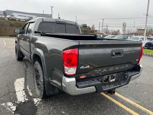 2016 Toyota Tacoma SR5