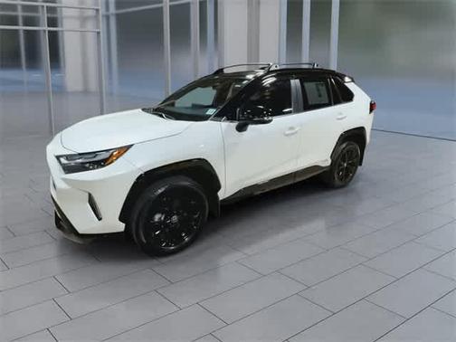 2022 Toyota RAV4 Hybrid SE