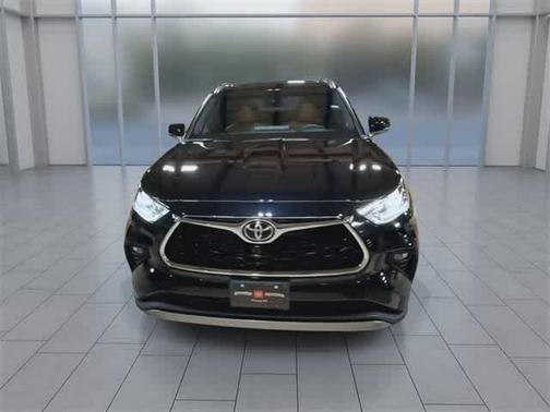2022 Toyota Highlander Platinum
