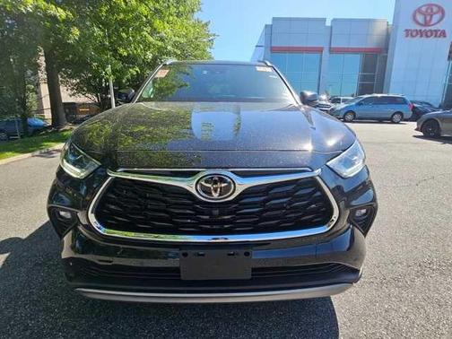 2022 Toyota Highlander Platinum