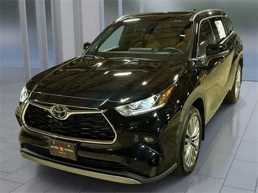 2022 Toyota Highlander Platinum