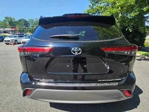 2022 Toyota Highlander Platinum