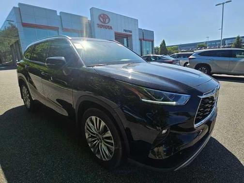 2022 Toyota Highlander Platinum