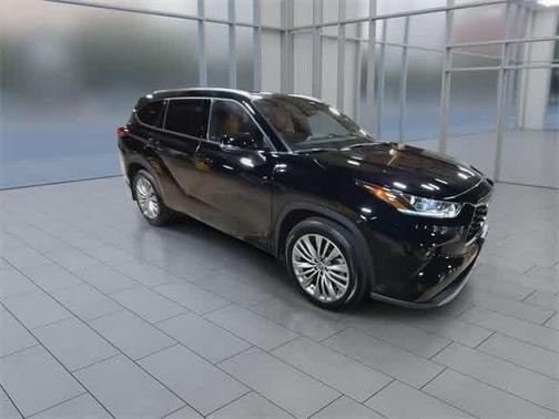 2022 Toyota Highlander Platinum