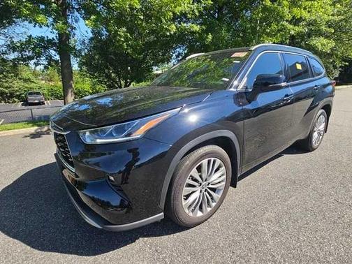 2022 Toyota Highlander Platinum