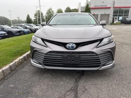2022 Toyota Camry Hybrid XLE