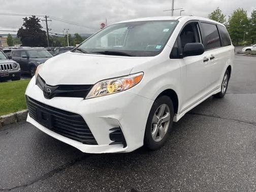 2020 Toyota Sienna SE