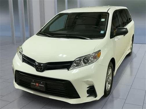 2020 Toyota Sienna SE