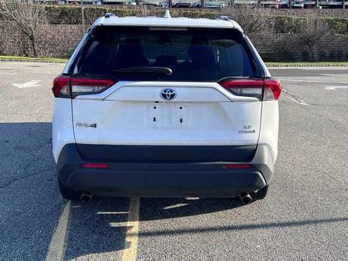 2022 Toyota RAV4 Hybrid LE