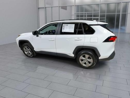 2022 Toyota RAV4 Hybrid LE
